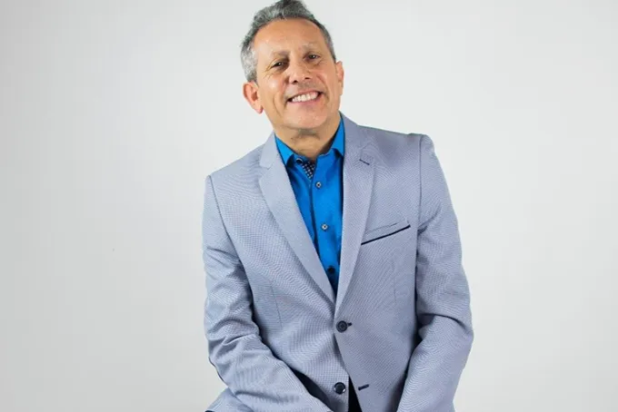 Contratar a ALEJANDRO GARDINETTI al 011 5452-1766 - Humorista - Shows de humor.
