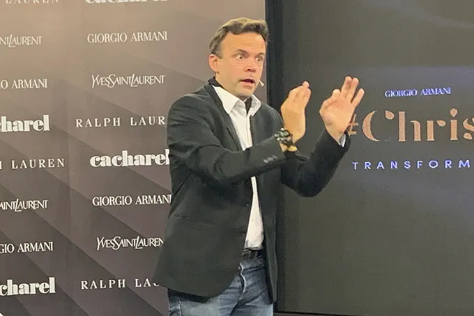 Contratar a JUAN ORDEIX al 011 5452-1766 - Mentalista. Contratar a JUAN ORDEIX al 011 5452-1766 - Mentalista.