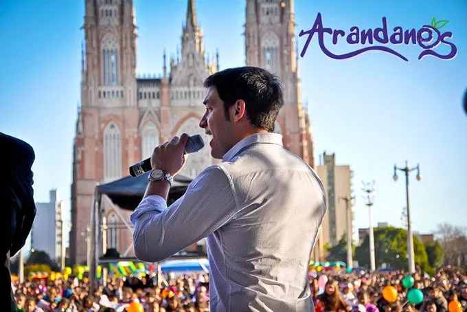 Contratar a LOS ARANDANOS al: 011 5452-1766 - Bandas en Vivo