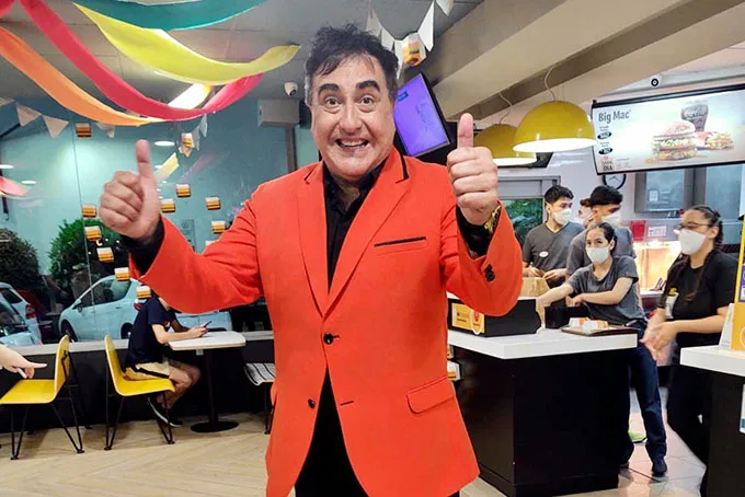 Contratar al Mago PABLO MADINI al 011 5452-1766 - Magia y Humor.