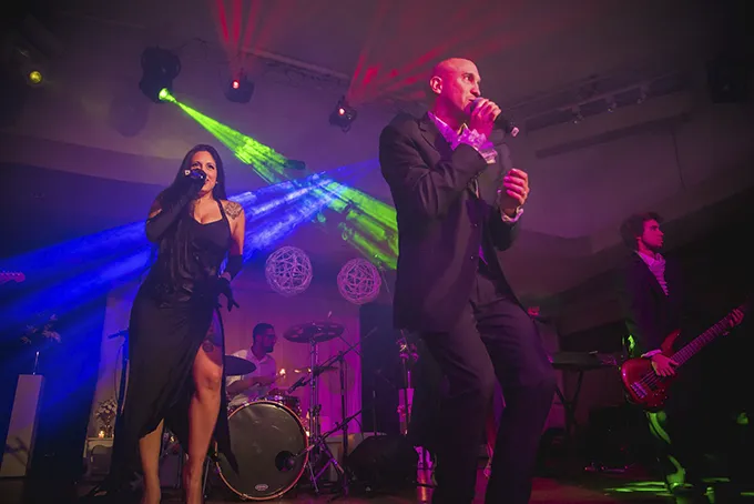 Contratar a THE GROOVERS BAND al 011 5452-1766 - Banda de Covers