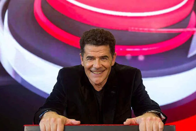 Contratar a JULIAN WEICH al 011 5452-1766 - Conducción de Eventos