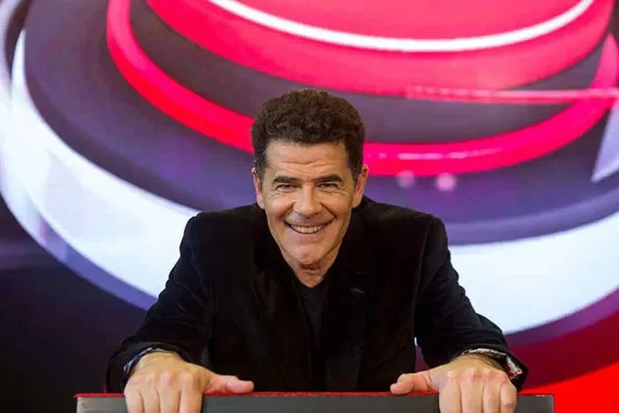 Contratar a JULIAN WEICH al 011 5452-1766 - Conducción de Eventos