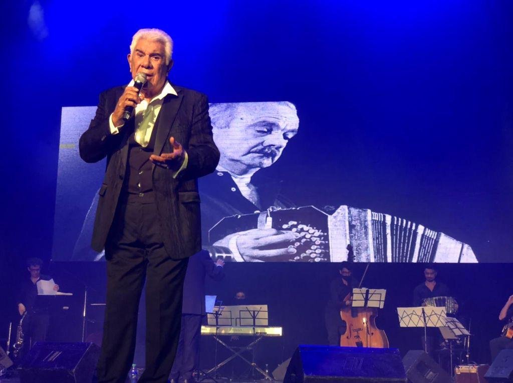 RAUL LAVIE Contacto al: 011 5452-1766 / Show en Vivo. RAUL LAVIE Contacto al: 011 5452-1766 / Show en Vivo.