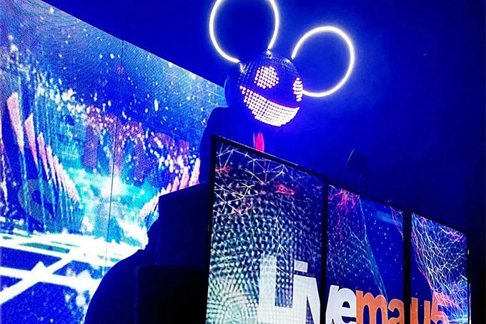 Contratar a LIVEMAU5 al 011 5452-1766 - Shows de Animación