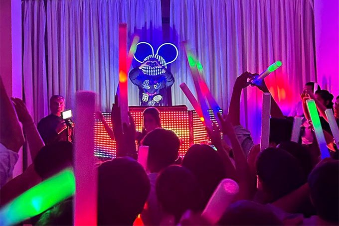 Contratar a TOUCH AND GO Contacto al 011 5452-1766 - Shows de Animación