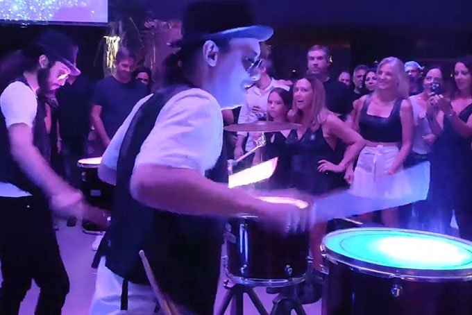 Contratar a HITMAN al 011 5452-1766 / Shows de Percusión