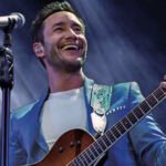 Contratar a Luciano Pereyra al: 011 5452-1766 / Shows en Vivo.