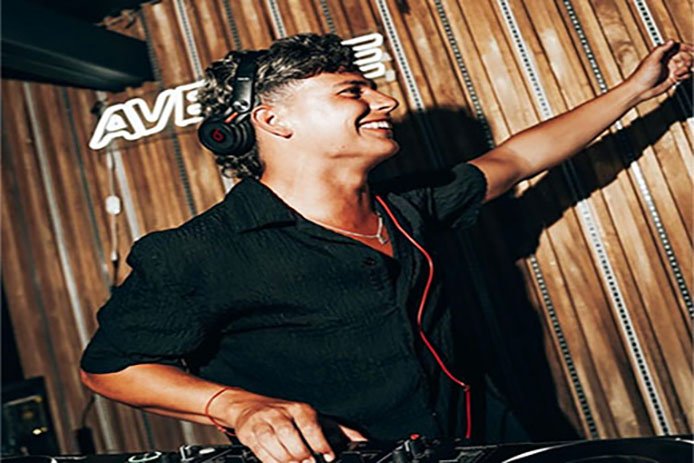 Santi Perez Dj contacto al 011 5452-1766 / Djs en Vivo