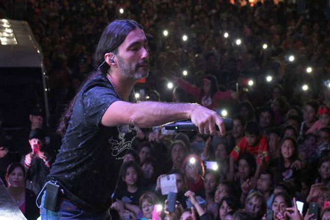 Daniel Agostini contacto al: 011 5452-1766 / Shows para Fiestas Daniel Agostini contacto al: 011 5452-1766 / Shows para Fiestas