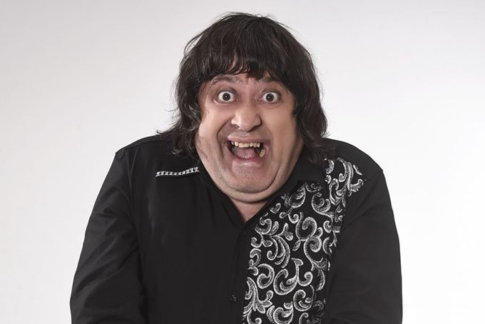 ALFREDO SILVA Contacto al 011 5452-1766 Humorista