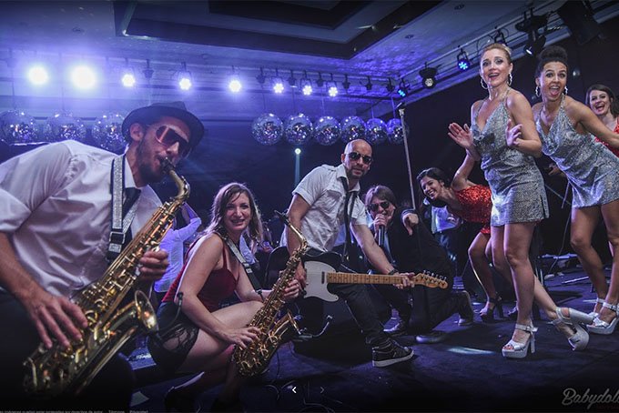 BABYDOLL Contacto al 011 5452-1766 / Bandas de Covers