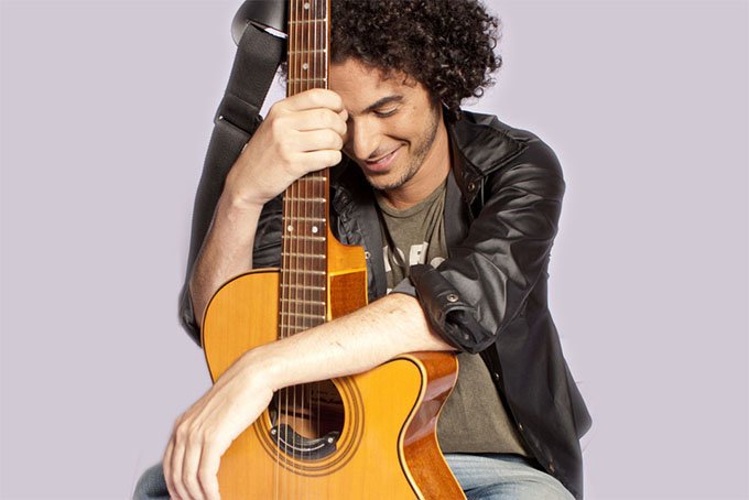 Contratar a ANDRES INI al Contacto 011 5452-1766 / Humorista - Shows de Humor.