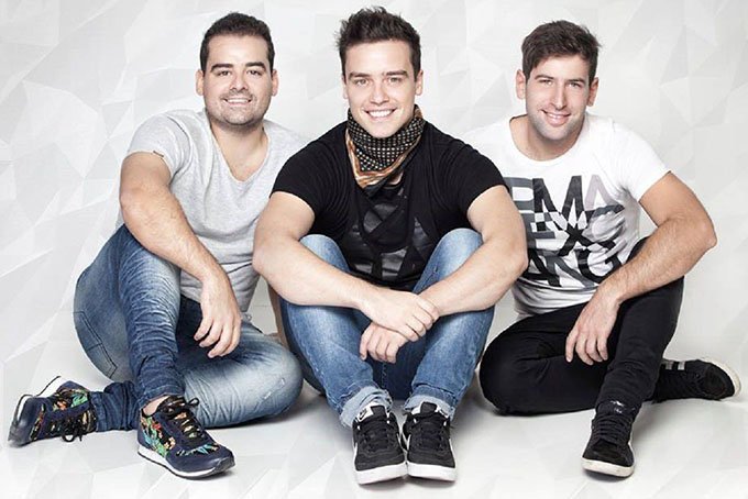 LOS ARANDANOS Contacto al 011 5452-1766 - Banda en Vivo
