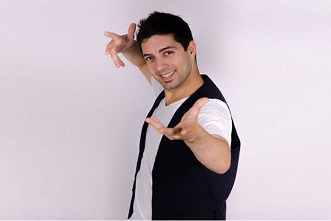 Contratar a MAREKE Contacto al: 011 5452-1766 Humor E Imitaciones