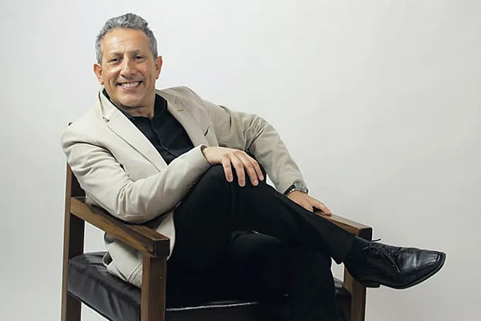 ALEJANDRO GARDINETTI Contacto al 011 5452-1766 - Humorista