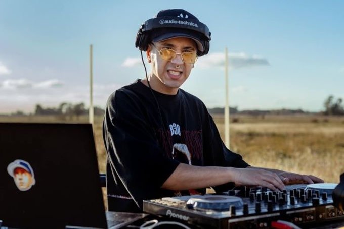 DJ AXEL CARAM Contacto al: 011 5452-1766 DJ AXEL CARAM Contacto al: 011 5452-1766