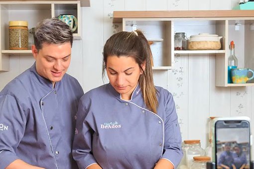 Contratar a AGUSTINA GUZ Contacto al: 011 5452-1766 / Charlas y Conferencias. Contratar a AGUSTINA GUZ Contacto al: 011 5452-1766 / Charlas y Conferencias.