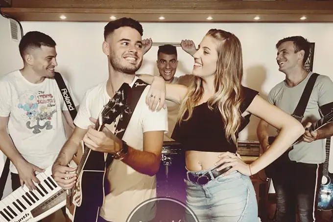 Contratar a Versión Cumbia al 011 5452-1766 - Freedom Productora