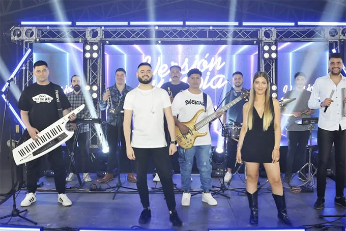 Contratar a Versión Cumbia al 011 5452-1766 - Freedom Productora