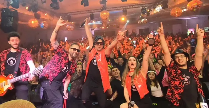 Contratar a COVER HITS al 011 5452-1766 - Bandas de Covers