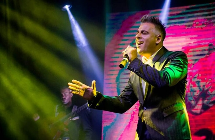 Contratar a MARCELO IRIPINO al 011 5452-1766 - Contacto para Eventos y Festivales.